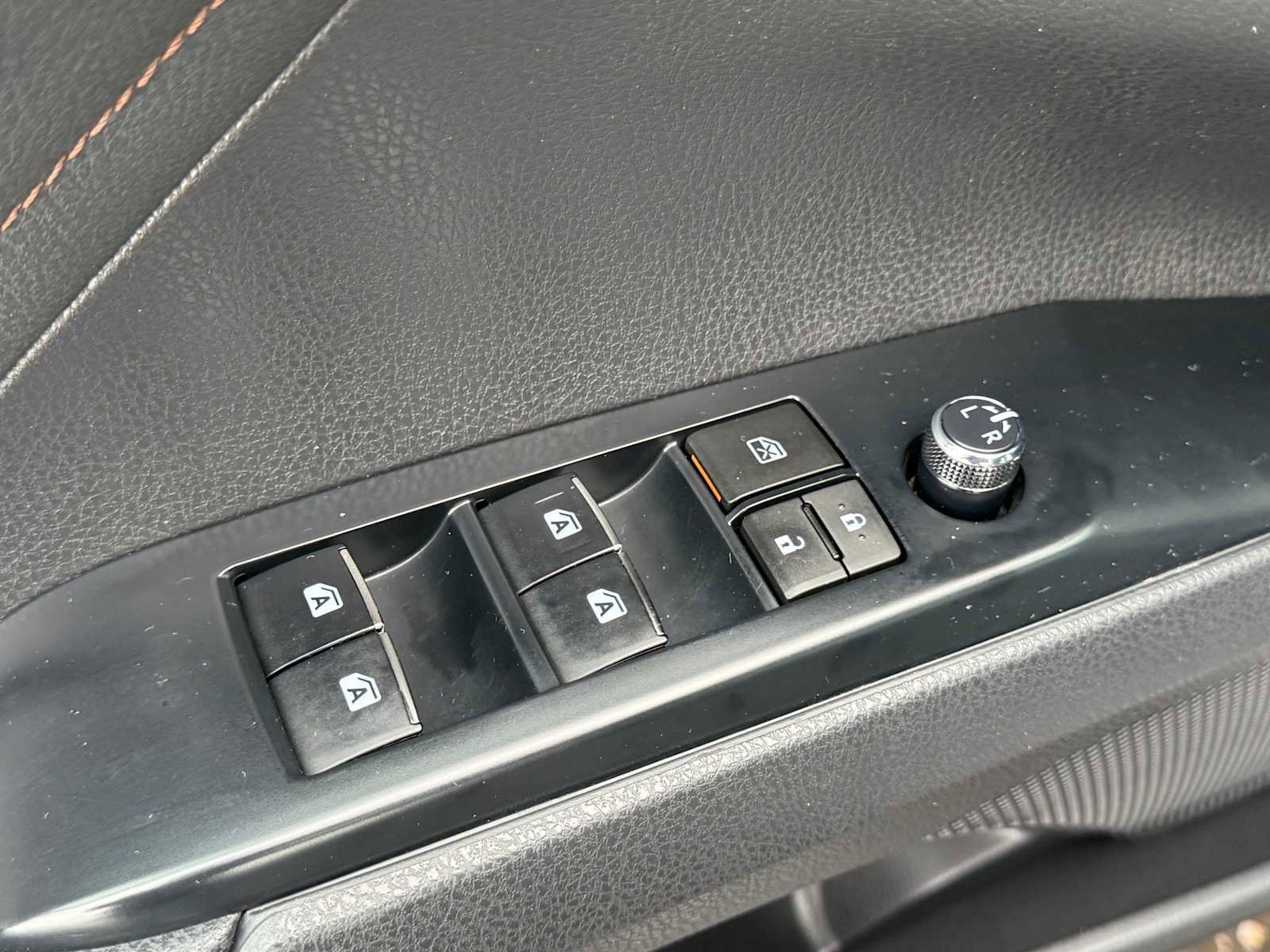 Used 2018 Toyota Camry XLE image 12