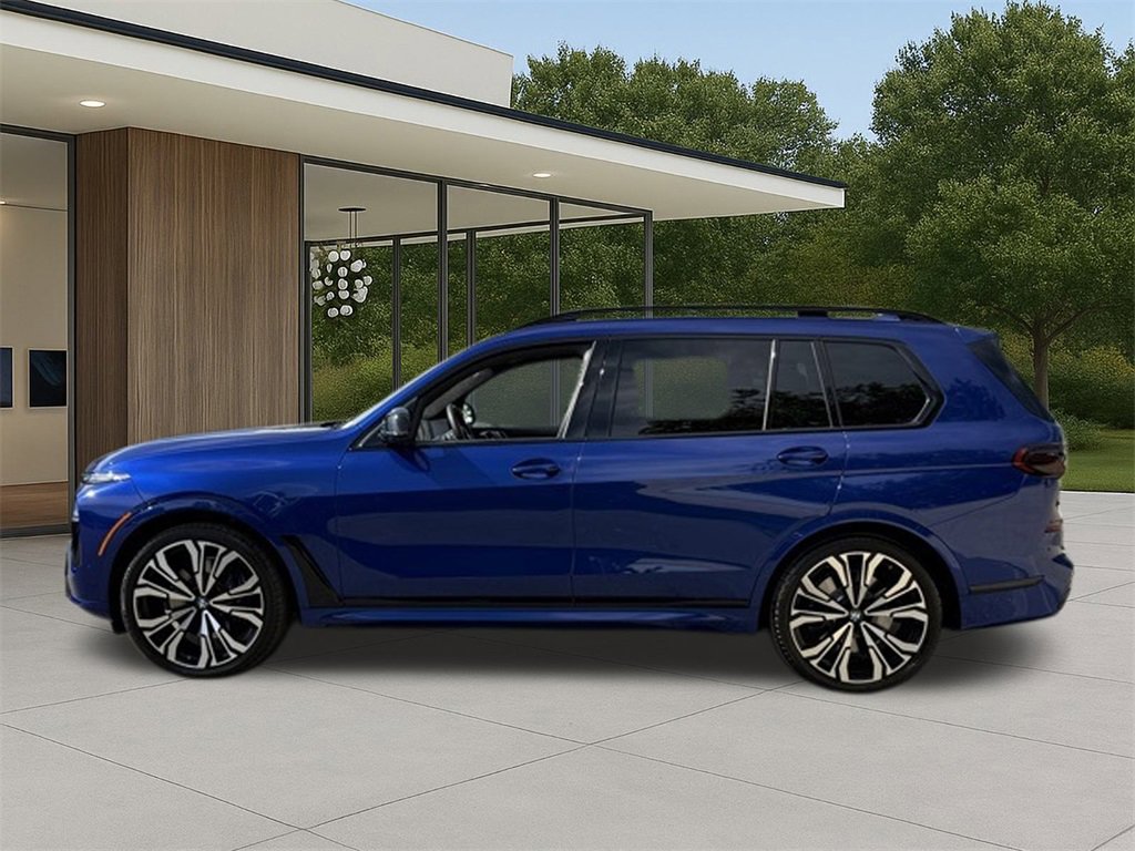 Used 2025 BMW X7 M60i image 10