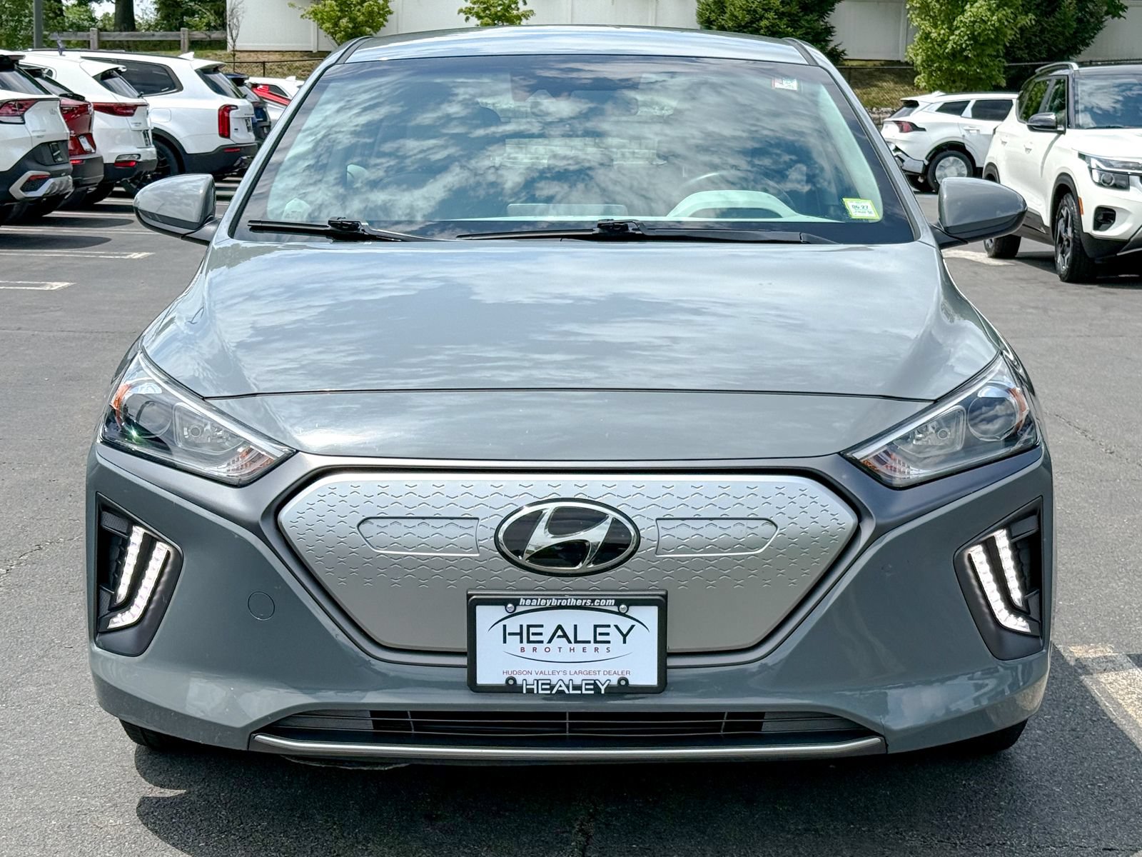 Used 2020 Hyundai Ioniq SE FWD image 2