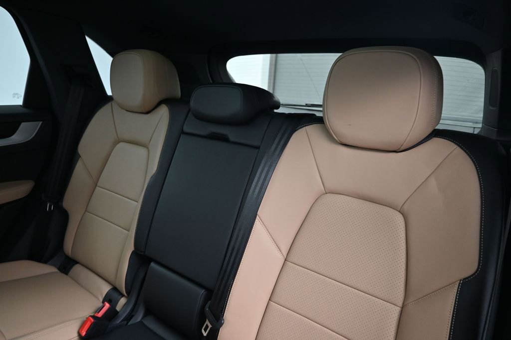 Used 2026 Porsche Cayenne S AWD/4WD image 6