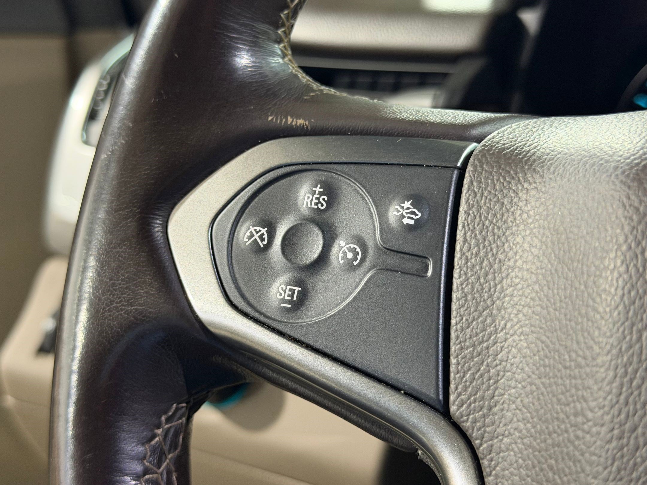 Used 2019 Chevrolet Suburban LT image 14