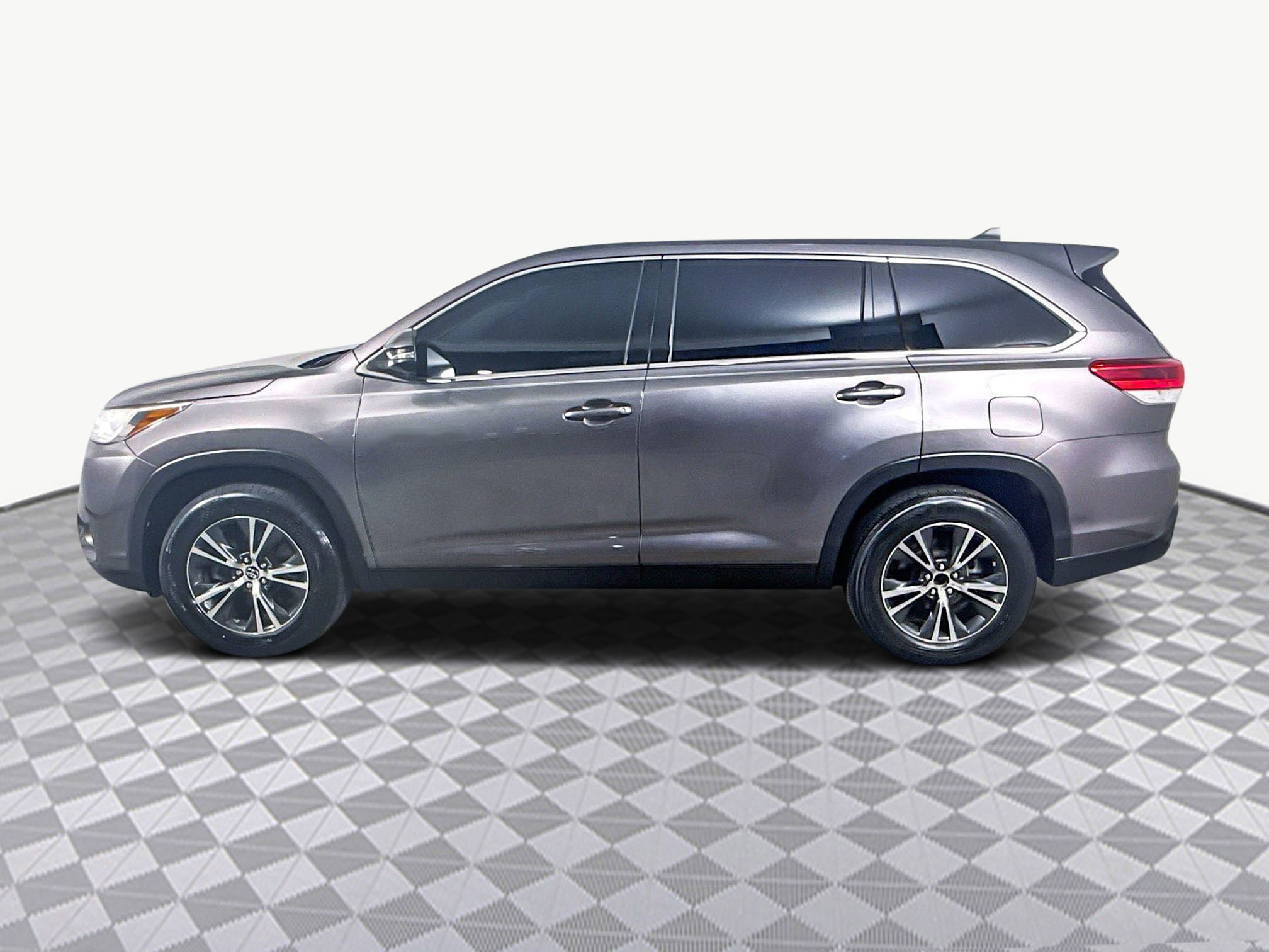 Used 2019 Toyota Highlander Plus image 6