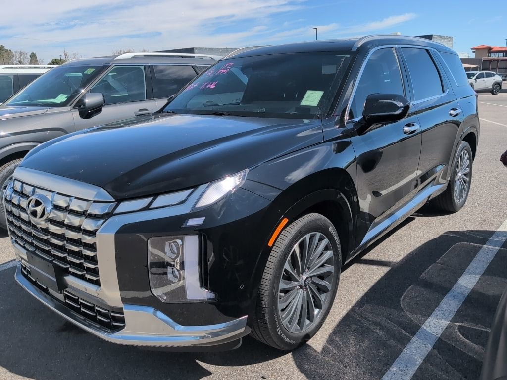 Used 2024 Hyundai Palisade Calligraphy image 1