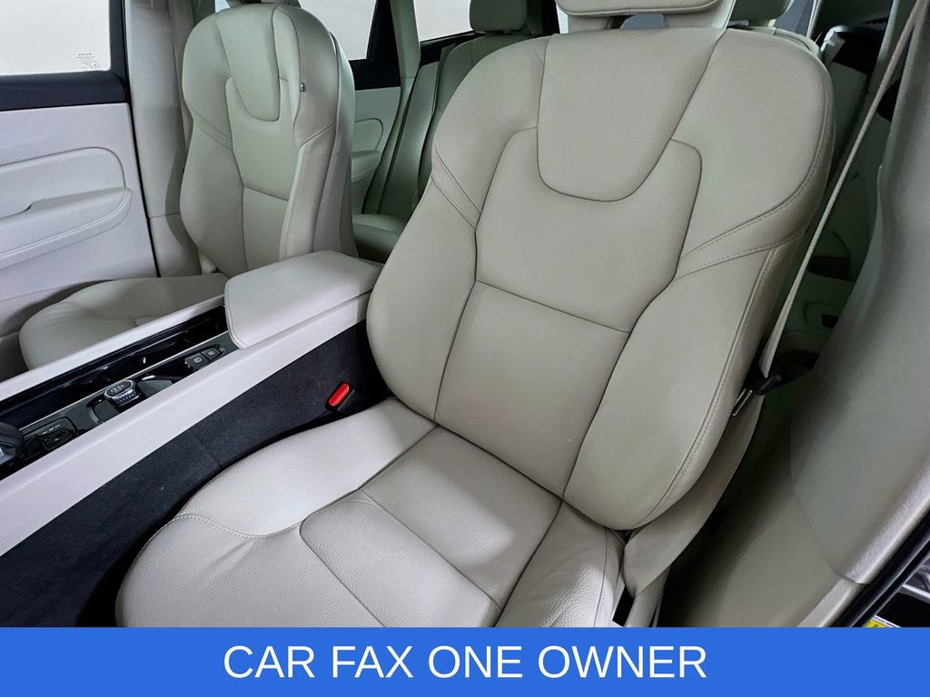 Used 2023 Volvo XC60 T8 Plus image 22