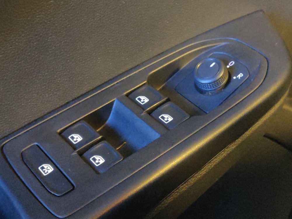 Used 2024 Volkswagen Taos S w/ MDO Package FWD image 27
