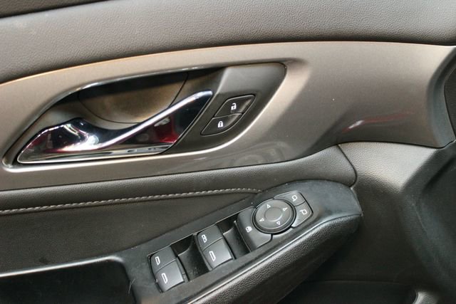 Used 2023 Chevrolet Traverse LT image 18