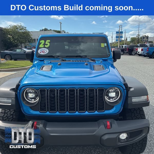 Used 2025 Jeep Gladiator Rubicon w/ Safety Group AWD/4WD image 3