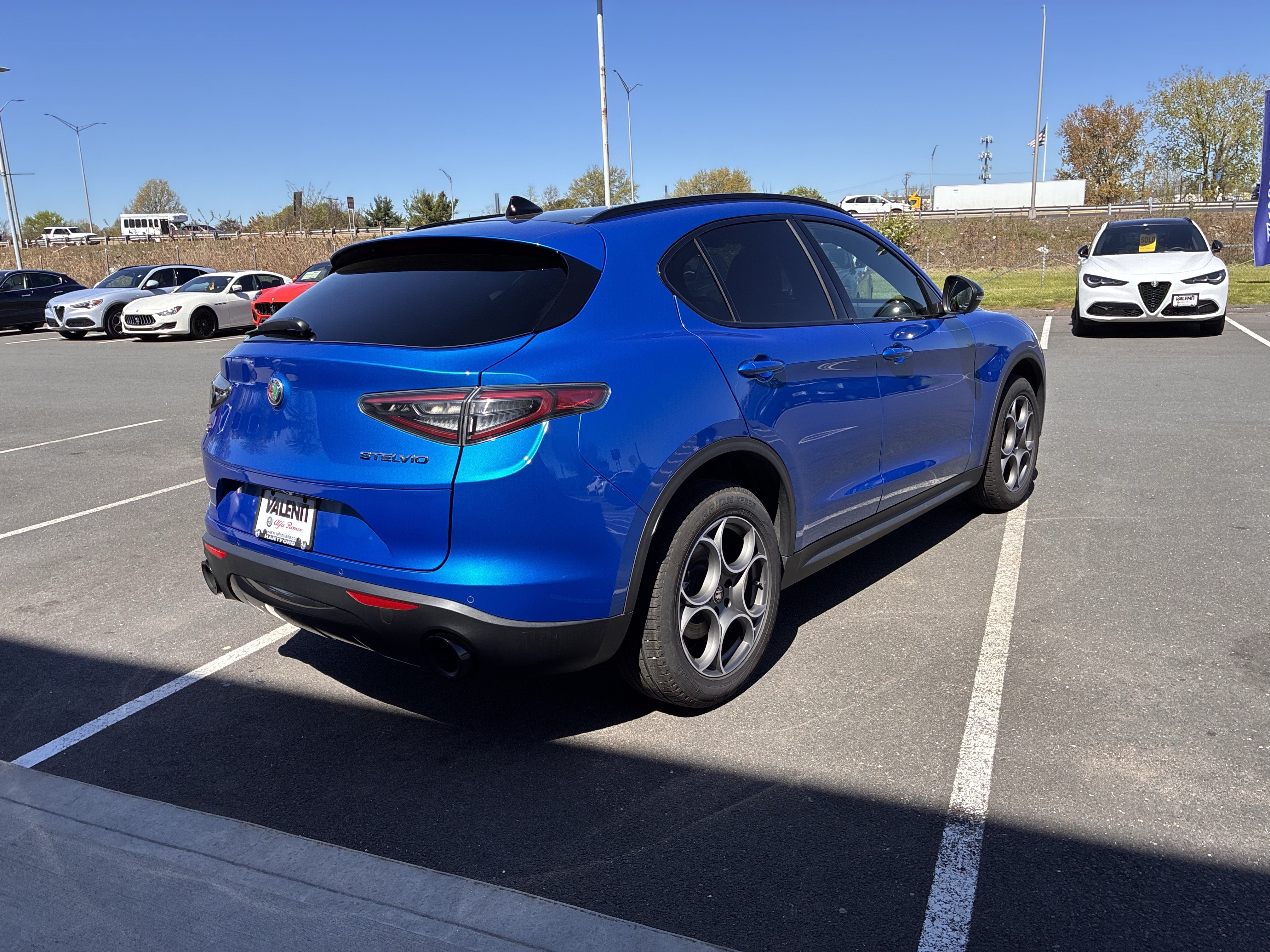 New 2025 Alfa Romeo Stelvio Sprint w/ Convenience Package AWD/4WD image 7