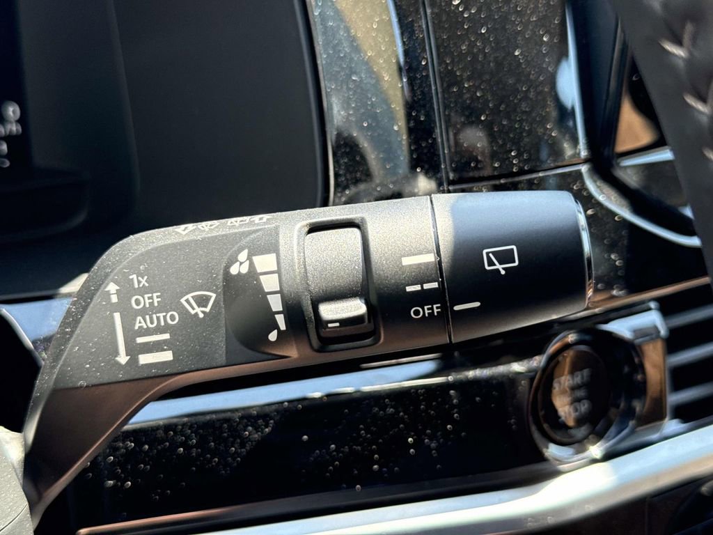 Used 2025 Nissan Pathfinder Platinum AWD/4WD image 39