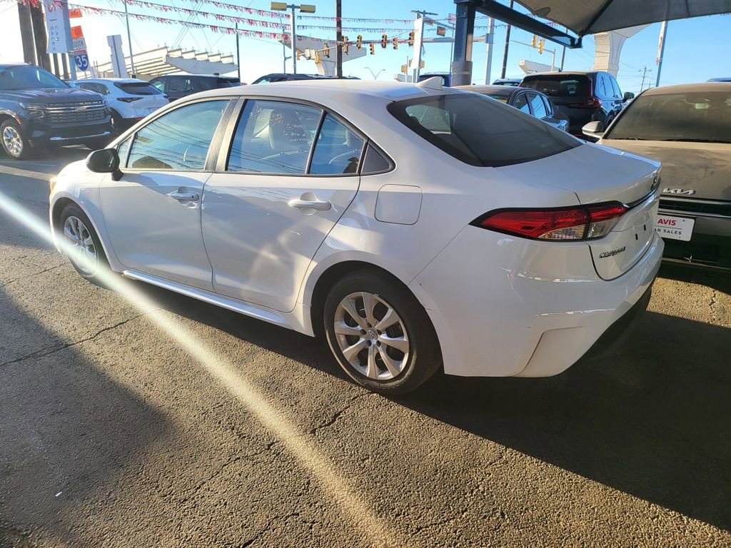 Used 2025 Toyota Corolla LE image 11