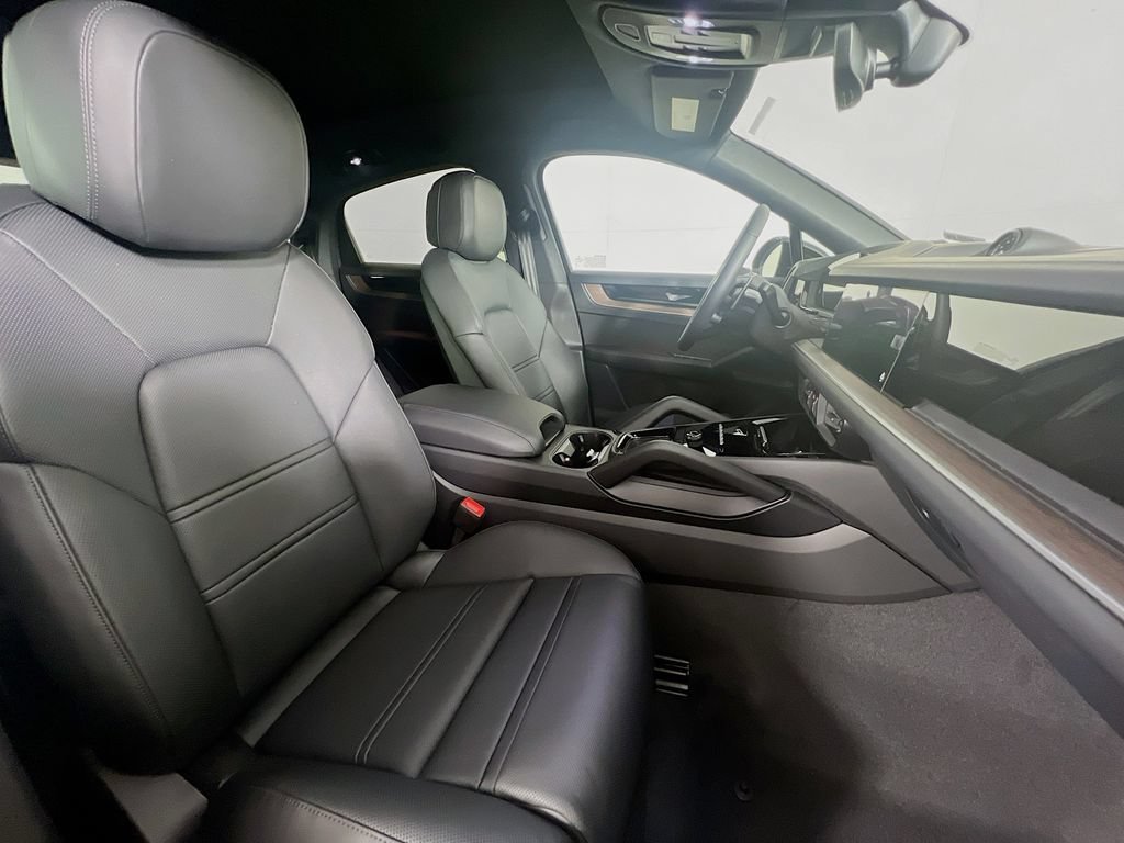 New 2026 Porsche Cayenne E-Hybrid Coupe AWD/4WD image 30