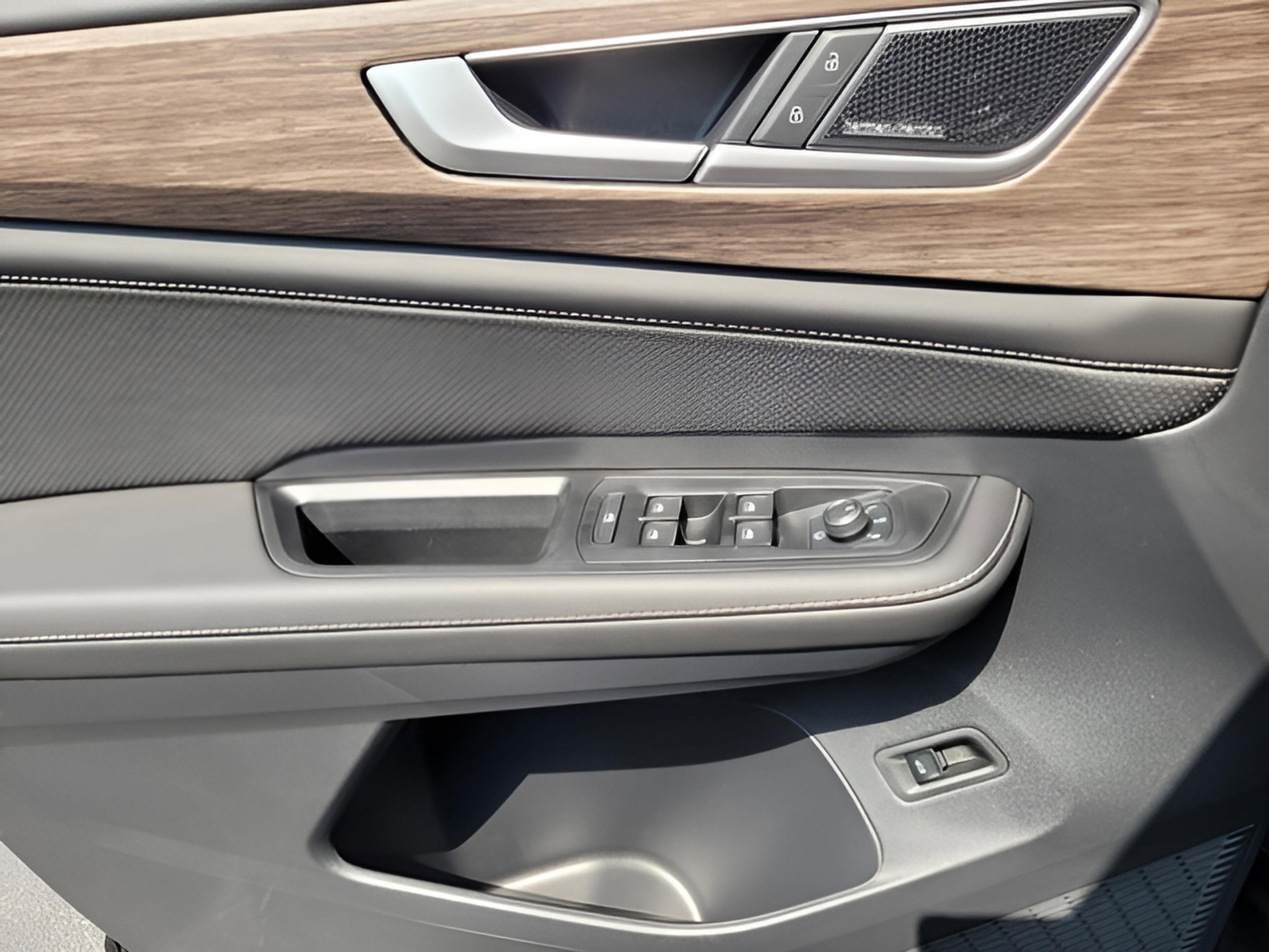 New 2026 Volkswagen Atlas SEL Premium R-Line image 23