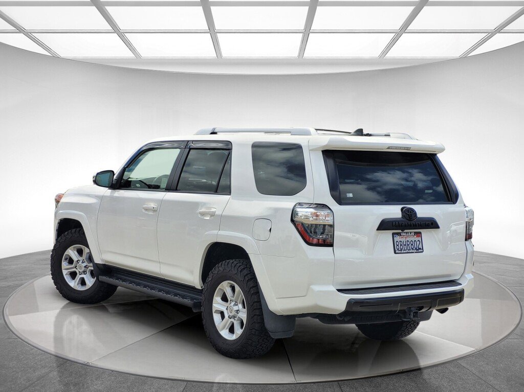 Used 2017 Toyota 4Runner SR5 Premium AWD/4WD image 6