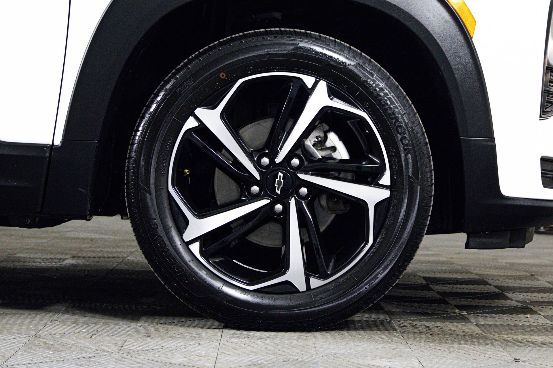 Used 2023 Chevrolet TrailBlazer RS FWD image 42