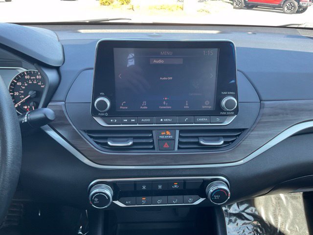 Used 2024 Nissan Altima 2.5 SV FWD image 17