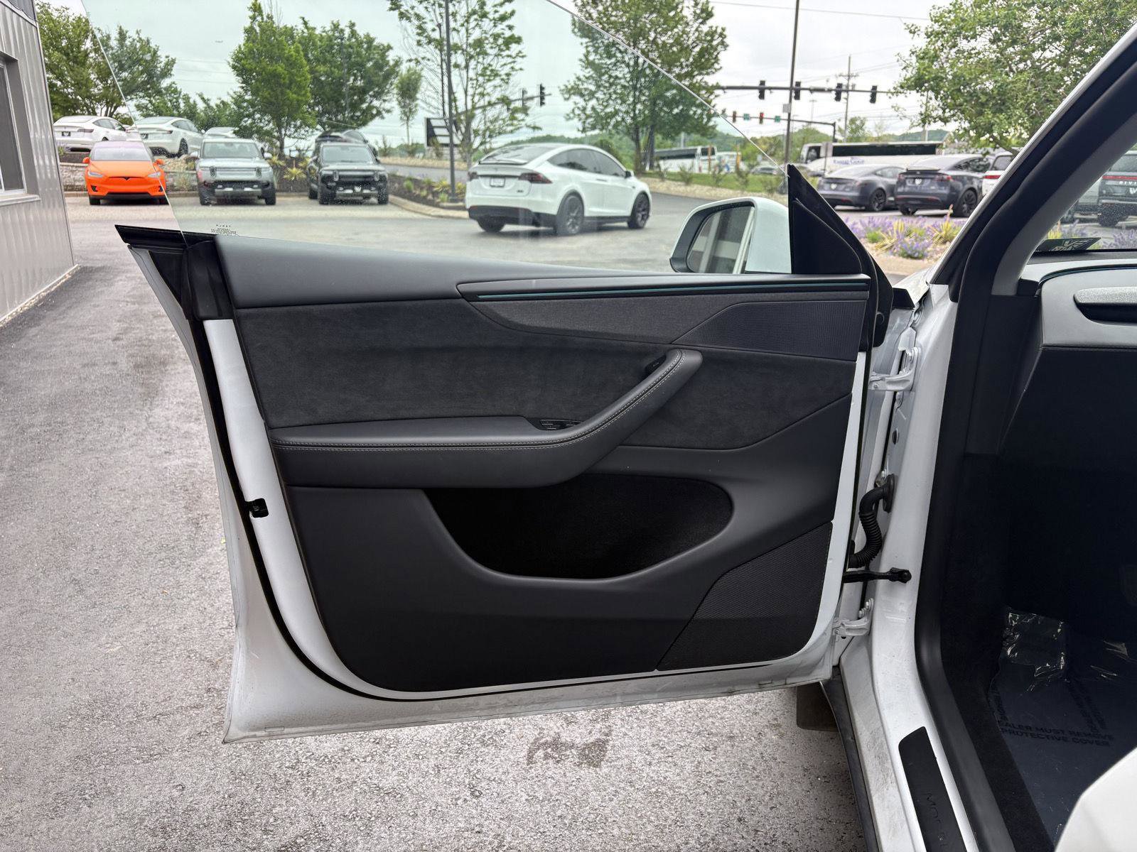 Used 2026 Tesla Model Y Long Range image 15