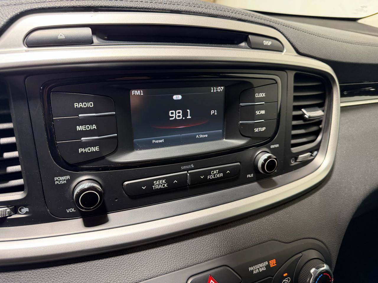 Used 2018 Kia Sorento LX AWD/4WD image 29