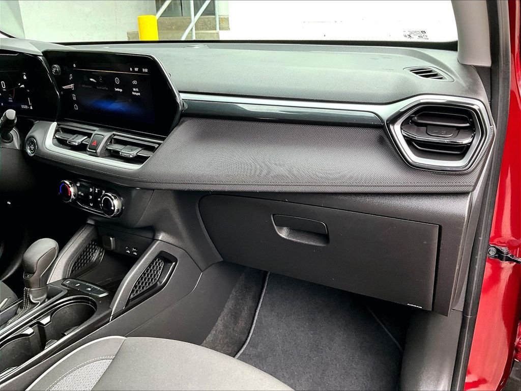 Used 2024 Chevrolet TrailBlazer LS FWD image 13