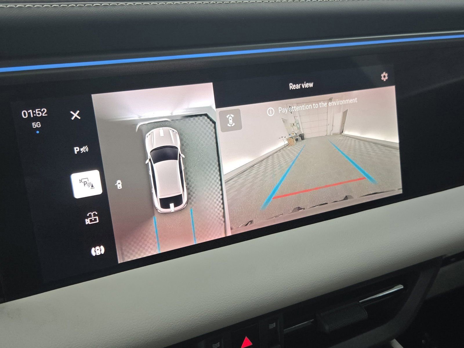 New 2025 Porsche Macan 4S Electric image 26