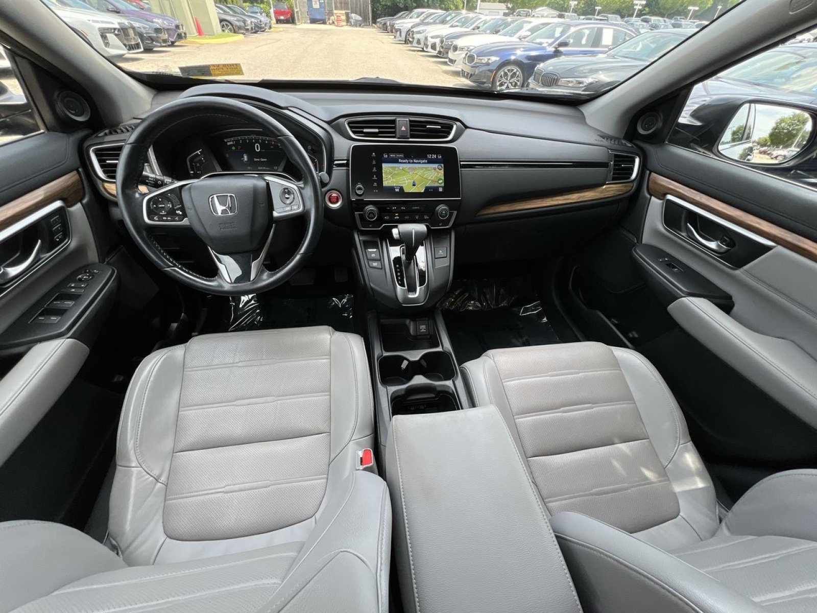 Used 2018 Honda CR-V Touring image 2