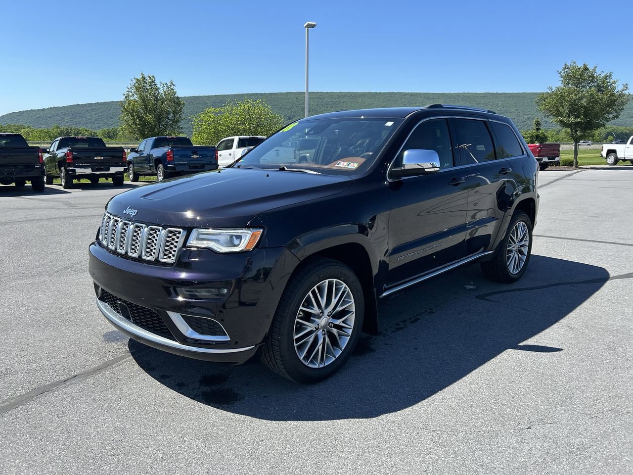 Used 2018 Jeep Grand Cherokee Summit AWD/4WD image 3