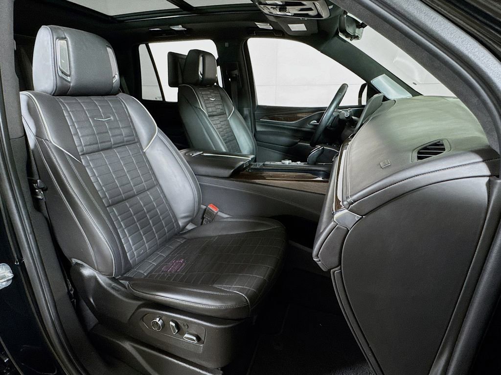 Used 2022 Cadillac Escalade Sport Platinum w/ Heavy-Duty Trailer Package image 30