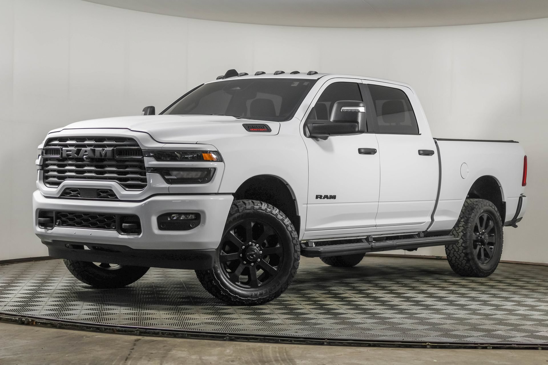Used 2025 RAM 2500 Big Horn AWD/4WD image 2