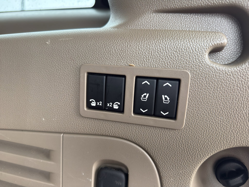 Used 2017 Chevrolet Suburban Premier image 38