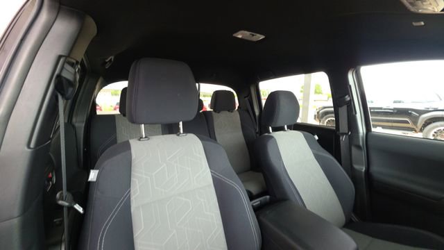 Used 2022 Toyota Tacoma TRD Sport w/ Technology Package AWD/4WD image 30