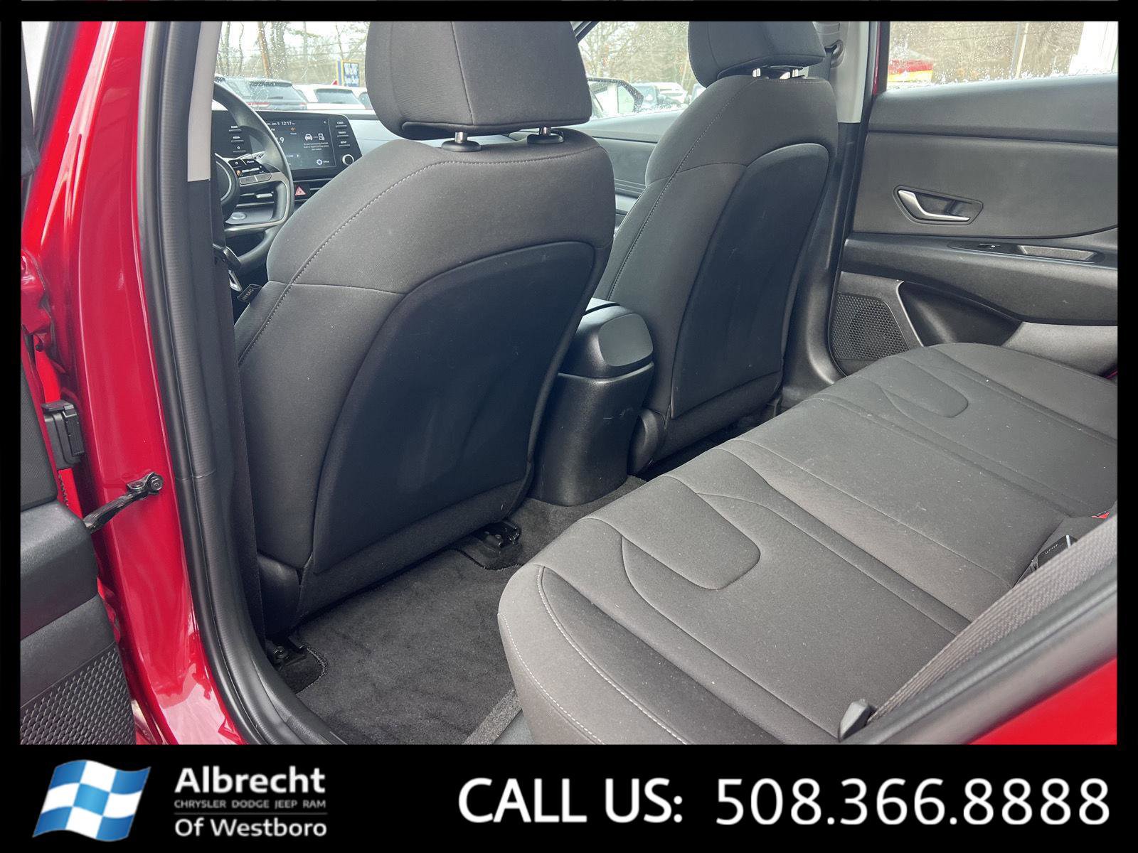 Used 2023 Hyundai Elantra SEL image 12