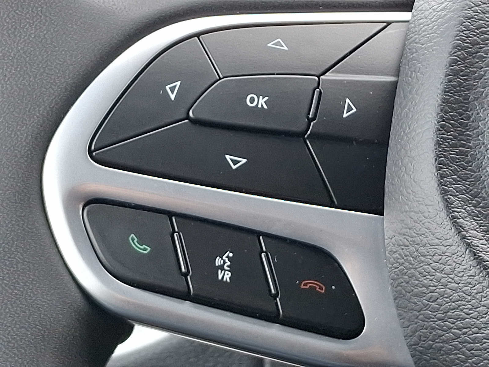 Used 2023 Chrysler Pacifica Touring-L FWD image 21