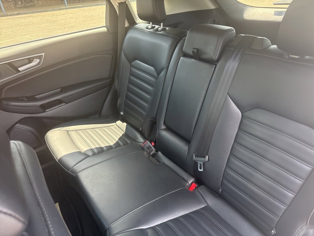 Used 2024 Ford Edge SEL image 9