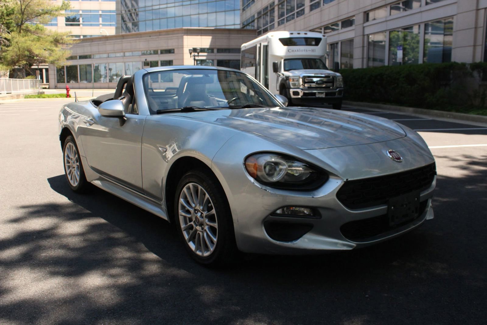 Used 2018 FIAT 124 Spider Classica RWD image 1
