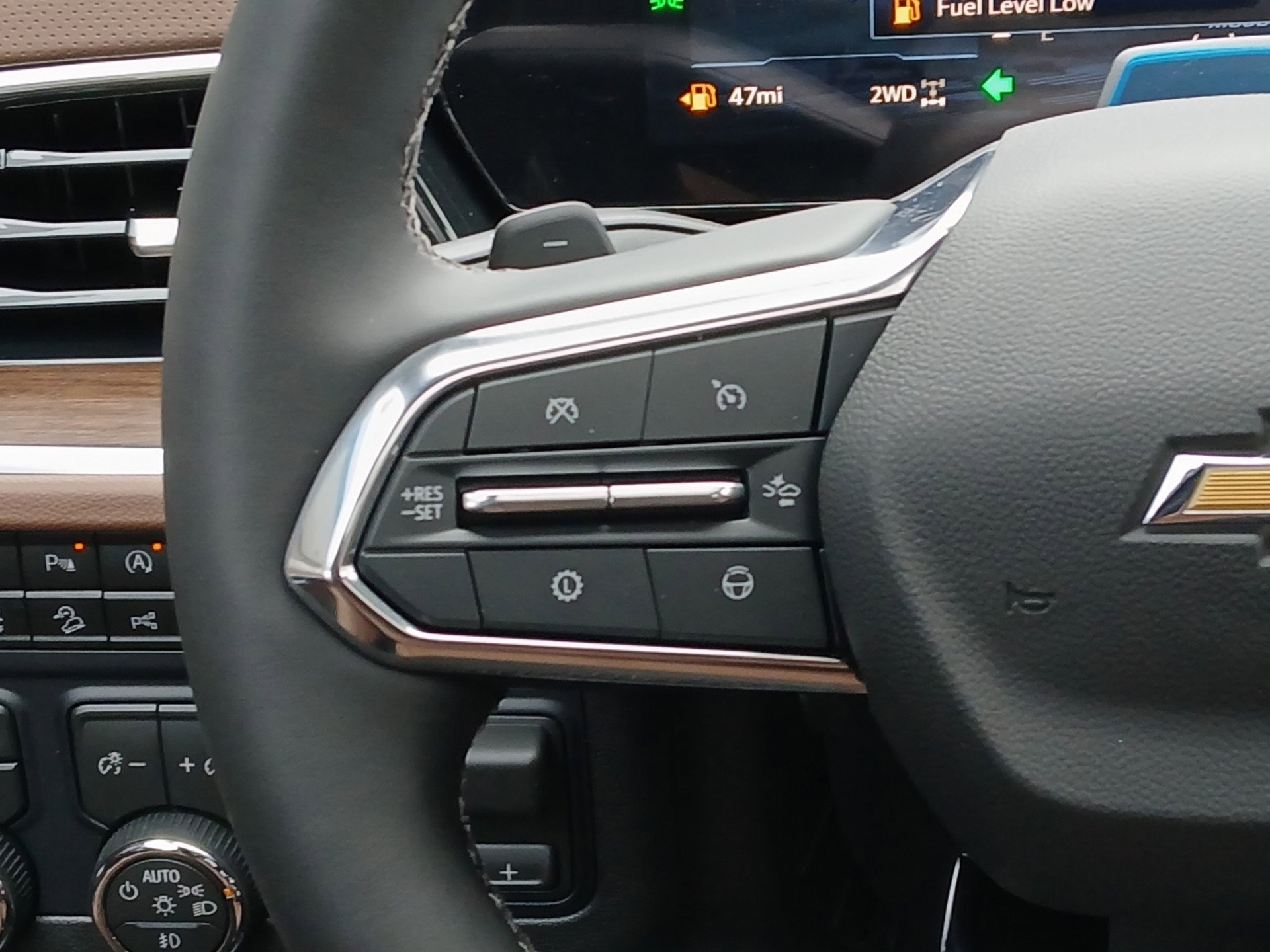 New 2026 Chevrolet Suburban High Country image 9