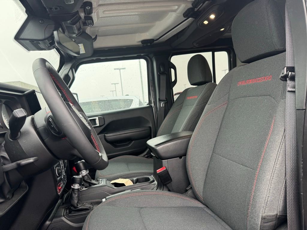 Used 2024 Jeep Wrangler Unlimited Rubicon w/ Technology Group image 10