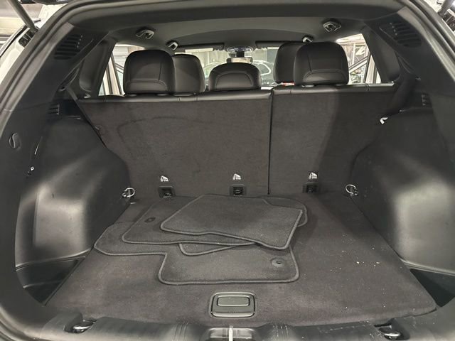 Used 2023 Jeep Compass Latitude image 32