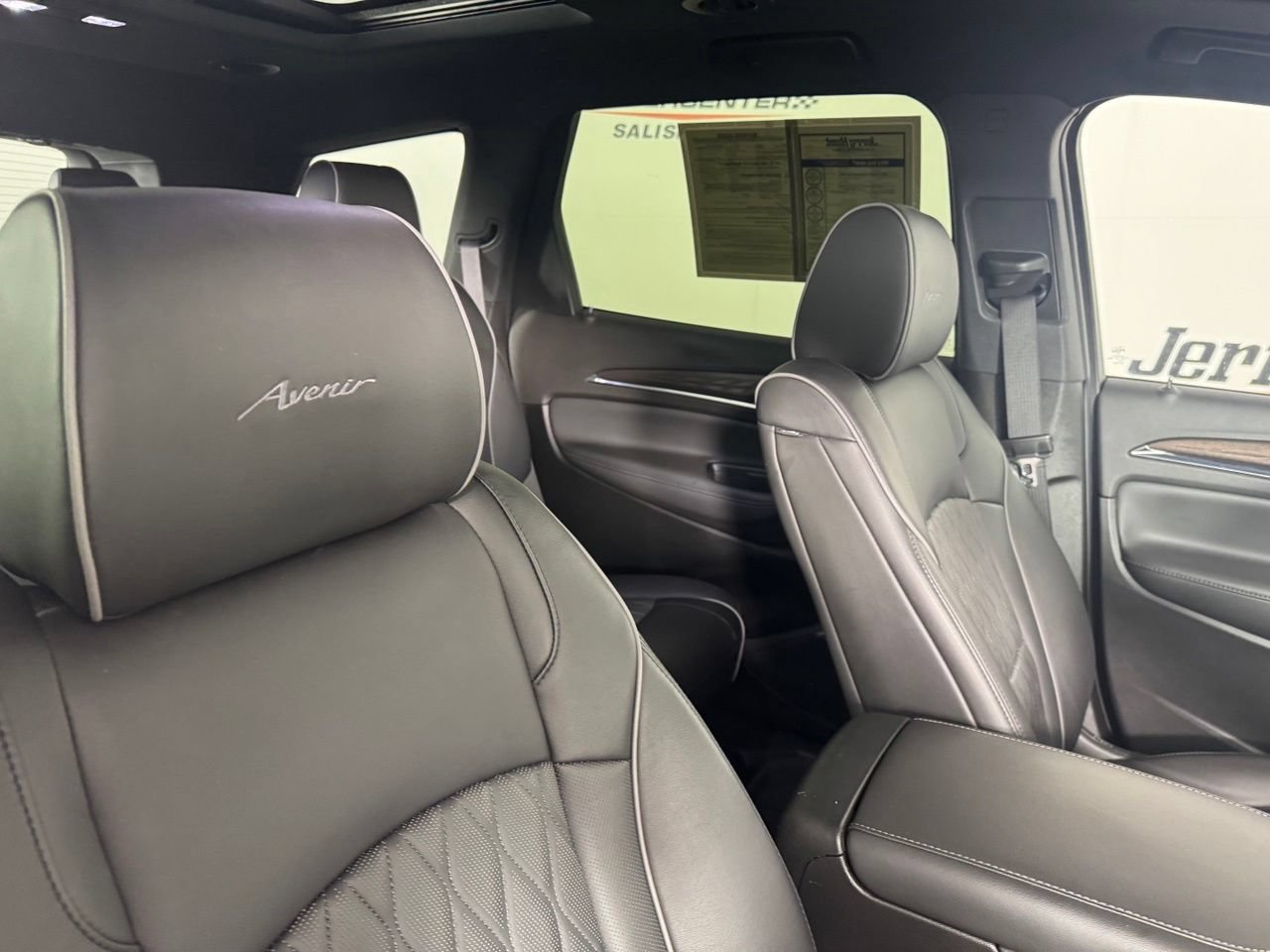 Used 2023 Buick Enclave Avenir w/ Avenir Technology Package AWD/4WD image 50