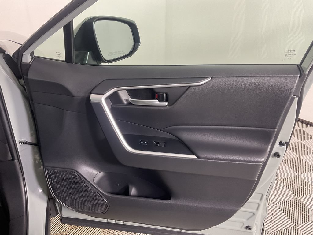 Used 2023 Toyota RAV4 XLE Premium AWD/4WD image 24