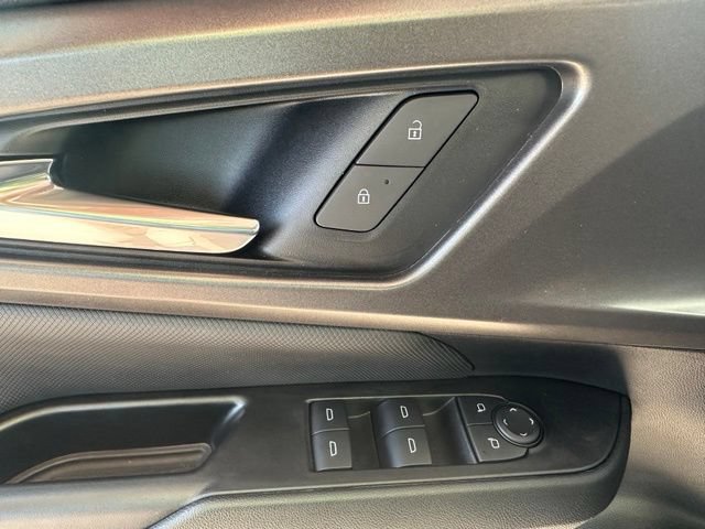 Used 2025 Chevrolet Equinox EV LT w/ Comfort Package FWD image 23