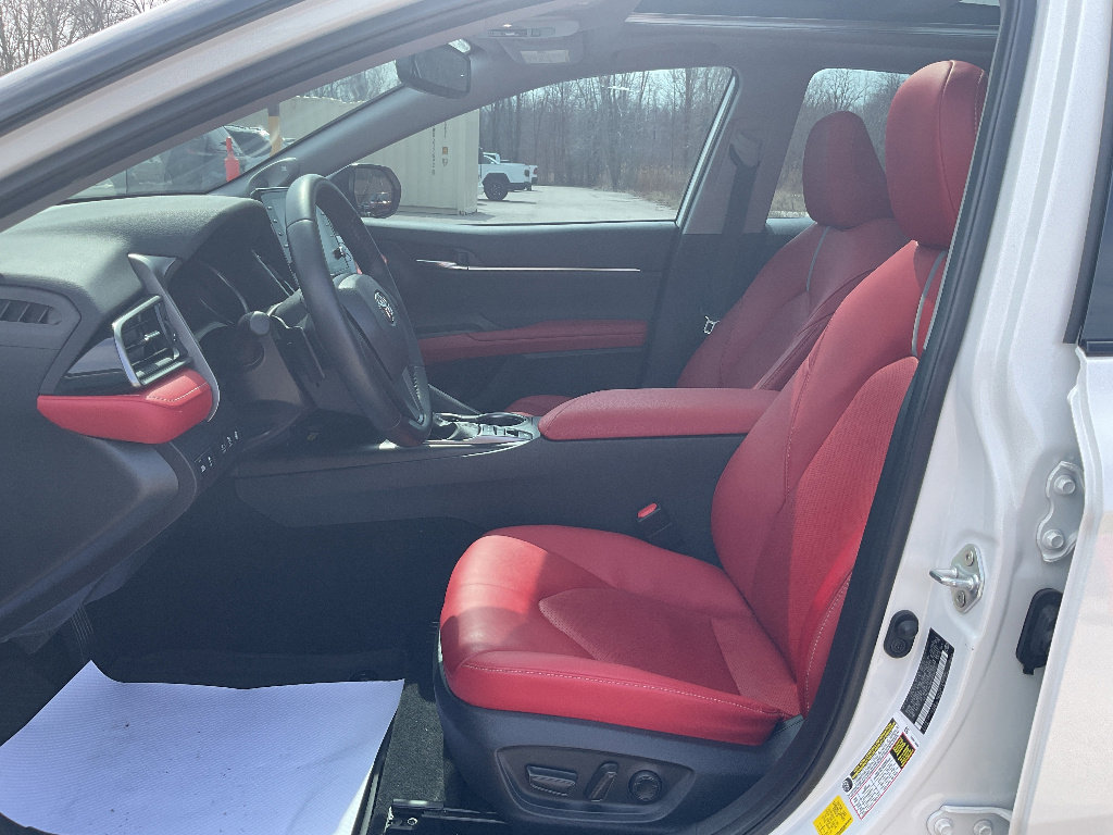Used 2022 Toyota Camry XSE w/ Carpet Mat Package (TMS) image 8