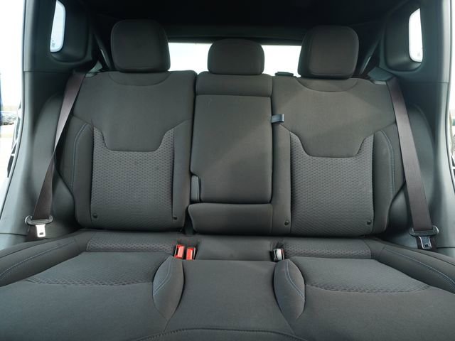 Certified 2025 Jeep Compass Sport image 33