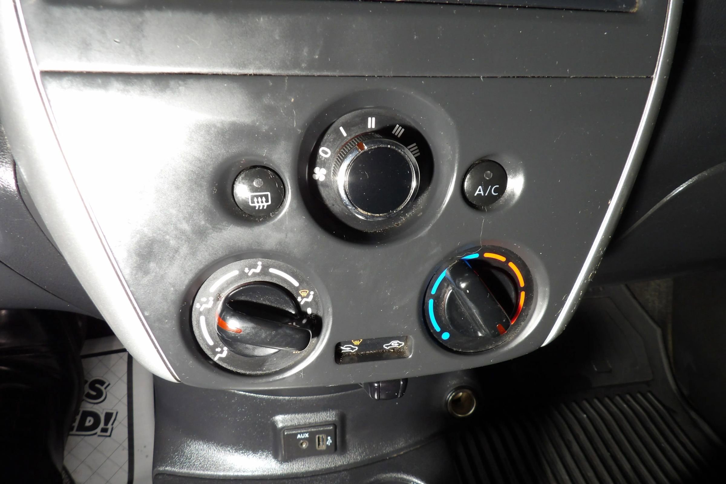 Used 2019 Nissan Versa SV image 12