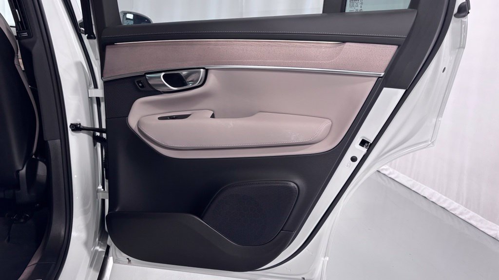 Certified 2026 Volvo XC90 B6 Plus AWD/4WD image 27