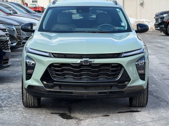 Used 2024 Chevrolet Trax ACTIV FWD image 2