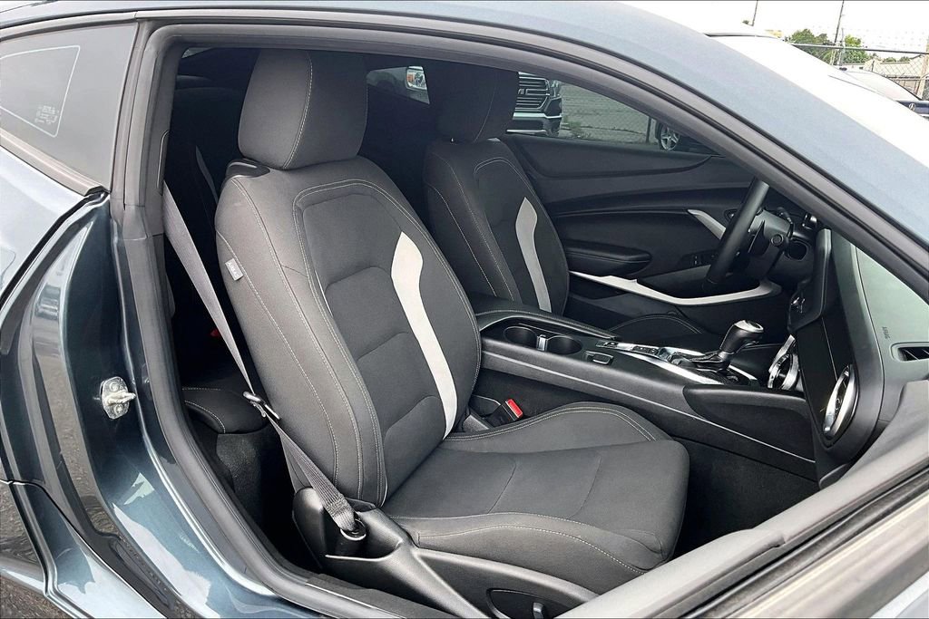 Used 2023 Chevrolet Camaro LT RWD image 10