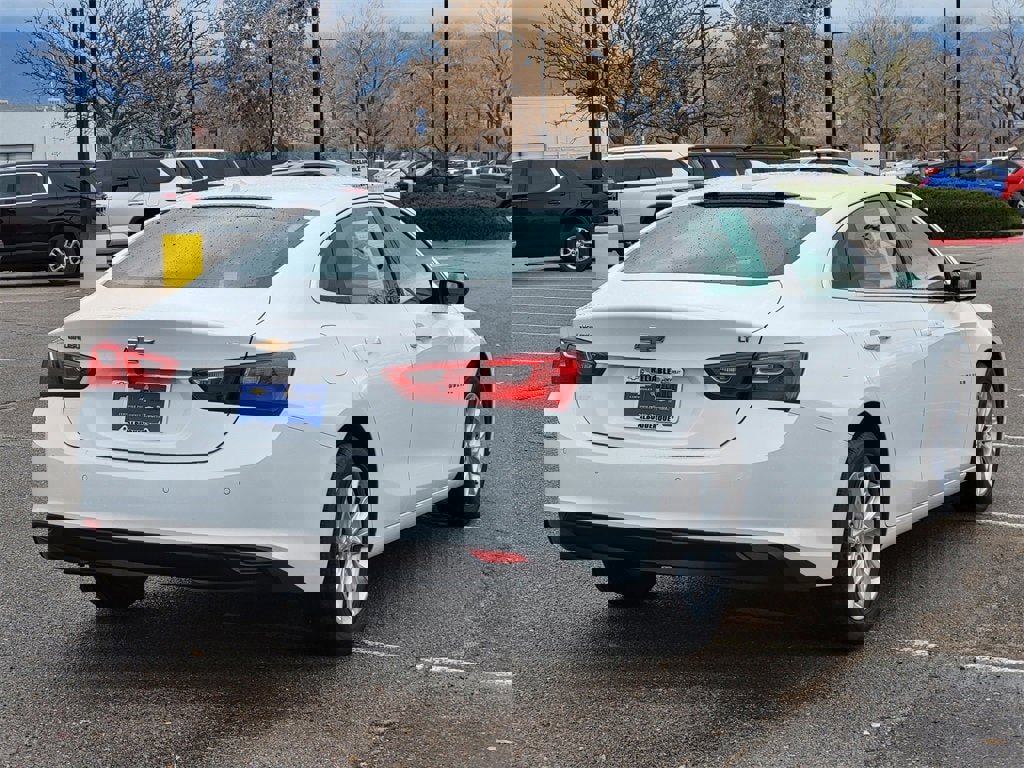 Certified 2025 Chevrolet Malibu LT image 3