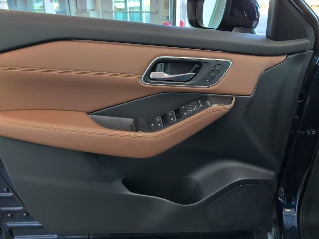 Used 2025 Nissan Rogue Platinum w/ Platinum Premium Package AWD/4WD image 24