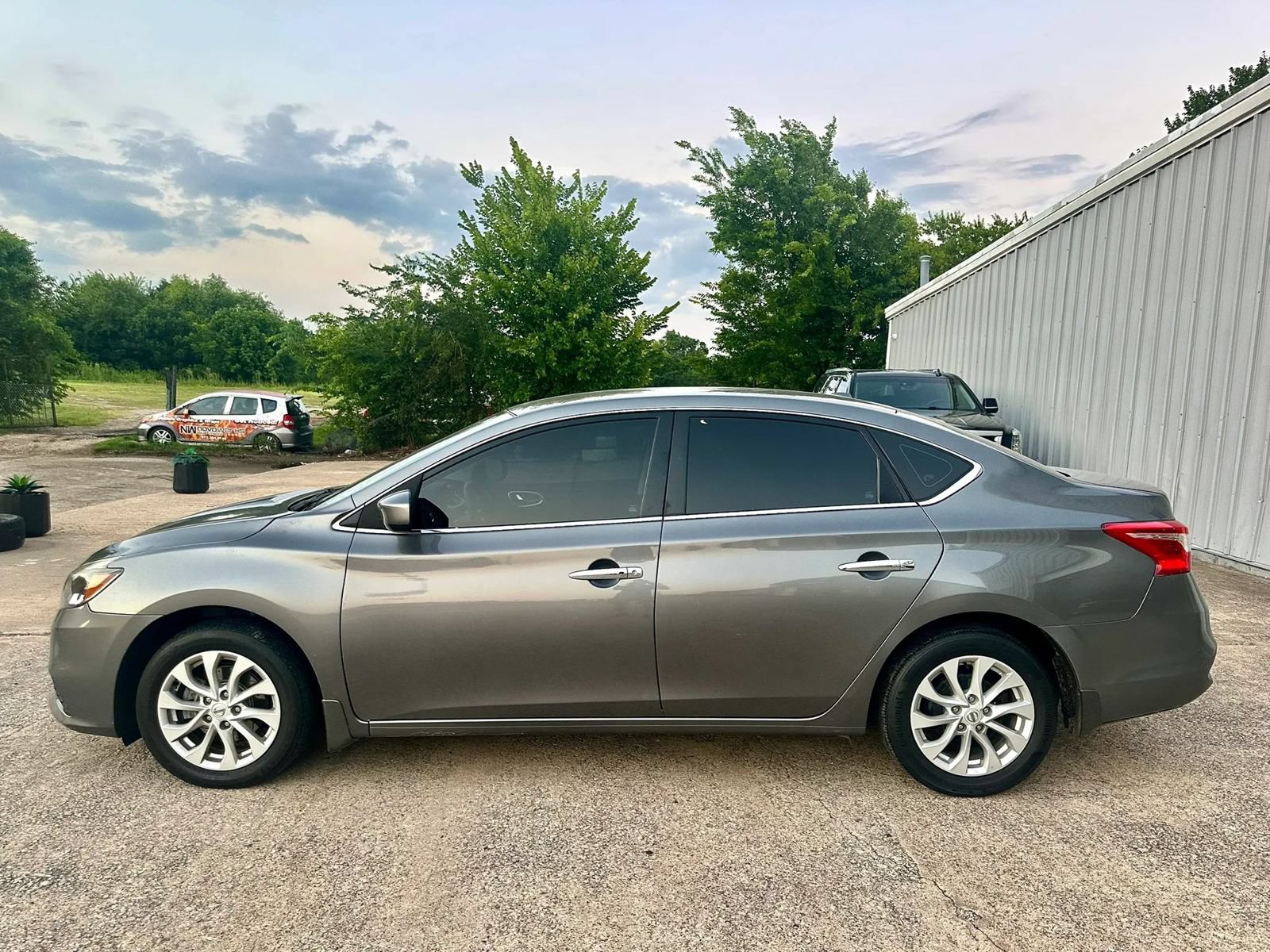 Used 2018 Nissan Sentra SV FWD image 3