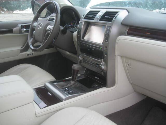 Used 2015 Lexus GX 460 w/ Premium Package AWD/4WD image 30