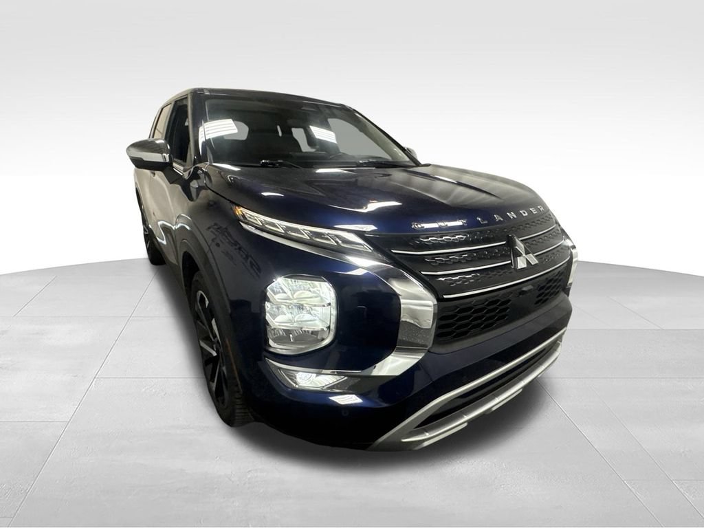 Used 2022 Mitsubishi Outlander SE AWD/4WD image 3